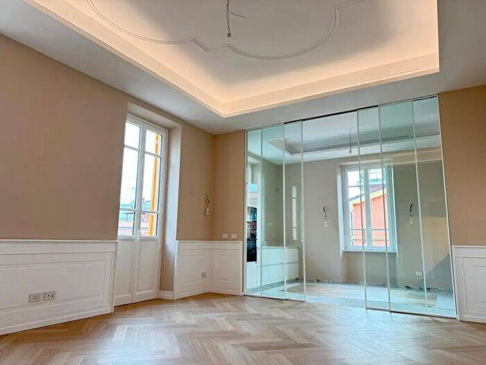 Appartamento con 6 locali in vendita in Piazza Doria, Alassio