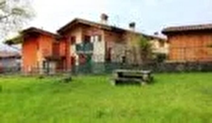 Appartamento trilocale in vendita in Rovetta