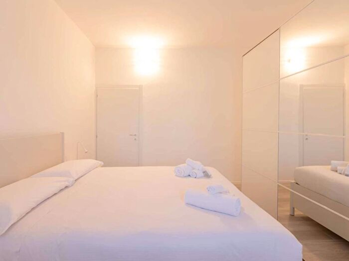 Appartamento trilocale in affitto in Via Savona, Piazza Napoli, Milano