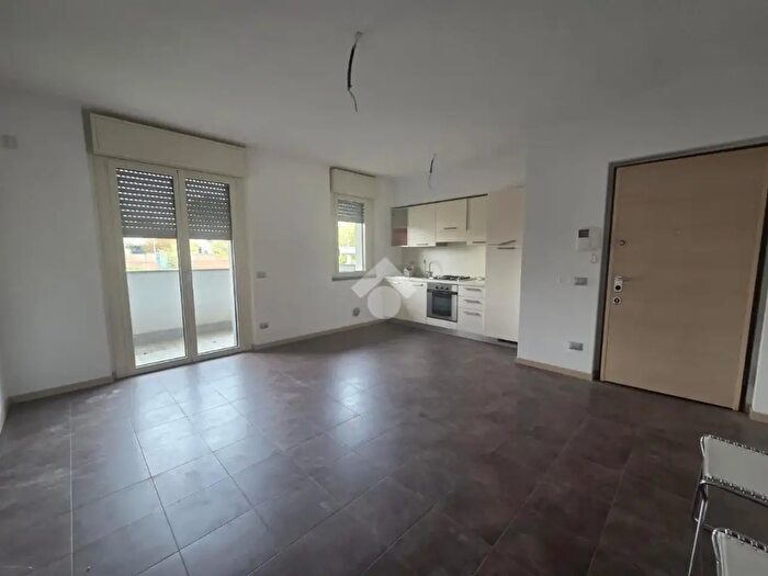 Appartamento trilocale in vendita in Via Colombera, Romano Di Lombardia