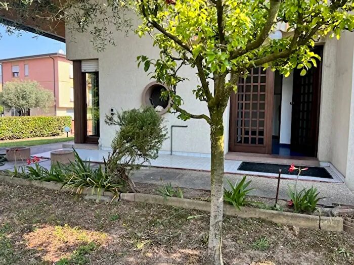 Casa con 7 locali in vendita in Vigonza