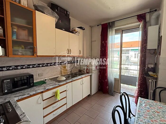 Appartamento trilocale in vendita in Via Bellinzona, Como