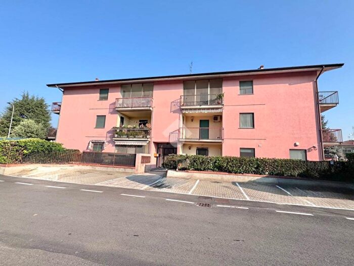 Appartamento quadrilocale in vendita in Via baracchino, Giovenzano, Vellezzo Bellini