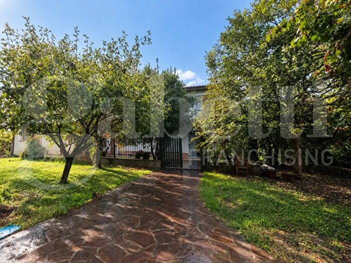 Casa con 7 locali in vendita in Via Adige Superiore, Vescovana