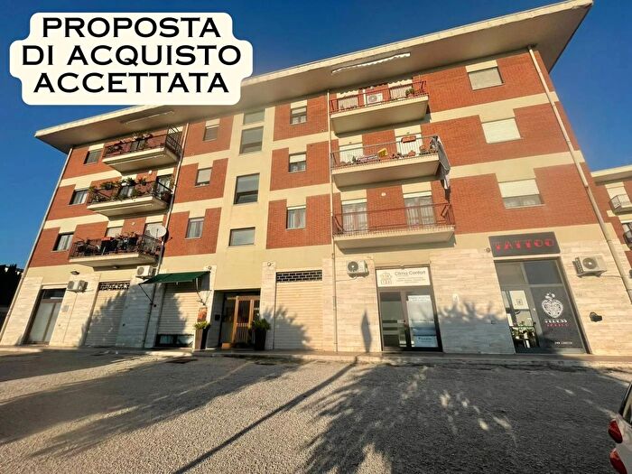 Appartamento con 6 locali in vendita in Via Traversa Destra Stella Broccostella Frosinone, Broccostella