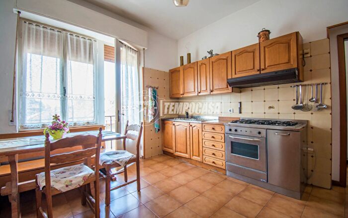 Appartamento con 5 locali in vendita in della Stazione, Nago Torbole