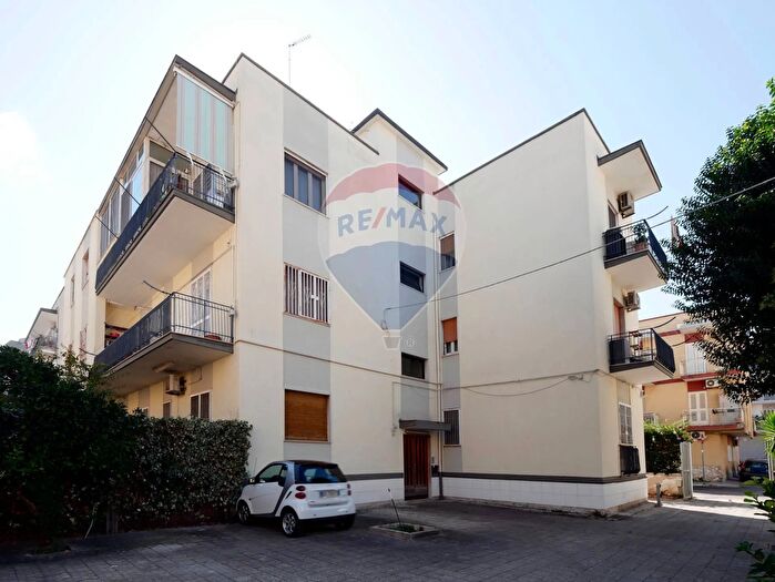 Appartamento quadrilocale in vendita in Via Lonigro, Bari