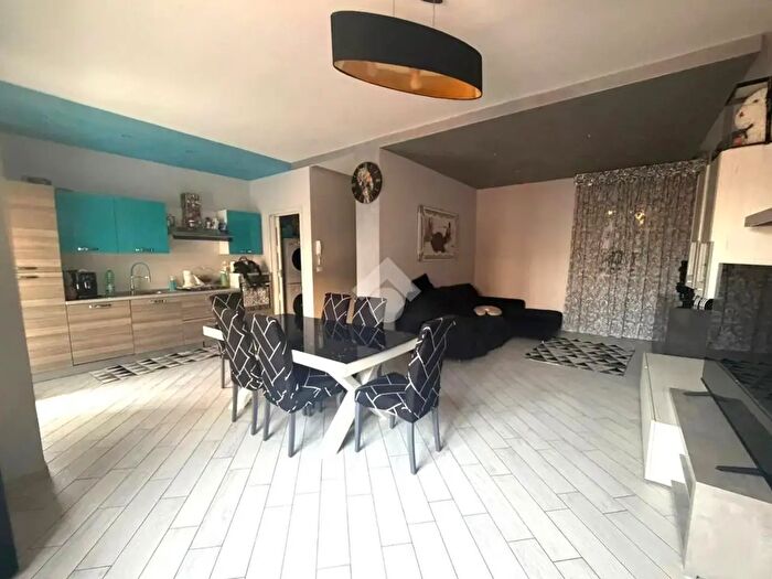 Appartamento trilocale in vendita in Via Gaetano Francia, Barletta