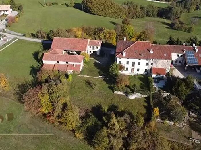 Casa con 5 locali in vendita in Brogliano
