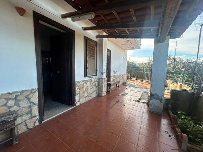 Appartamento bilocale in vendita in Contrada Zura, Furnari