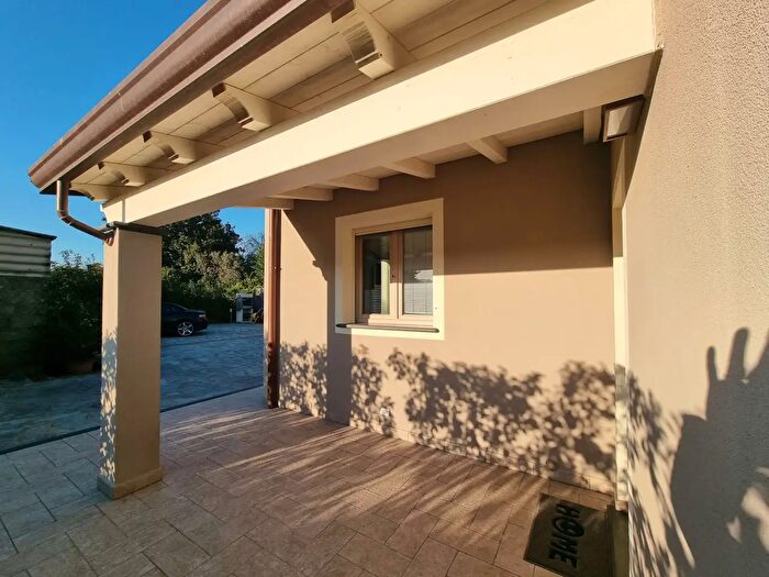 Casa con 5 locali in affitto in Sarzana