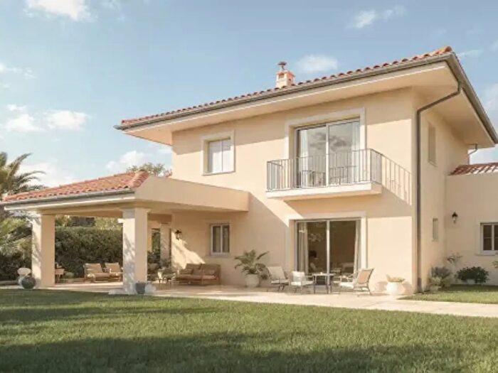 Casa con 5 locali in vendita in Viale dei Pini, Riccione