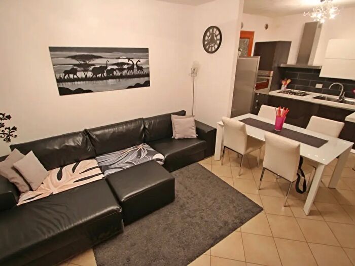 Appartamento trilocale in affitto in Via Rugoletto, Santa Maria Di Sala