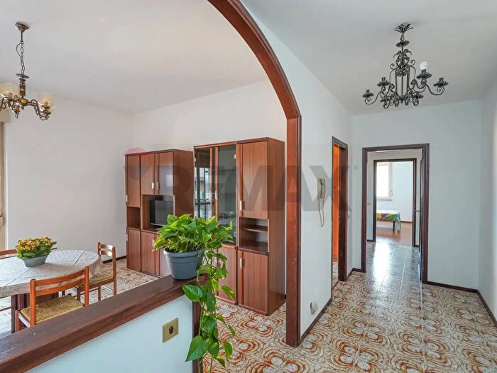 Appartamento trilocale in vendita in Via Dante Alighieri, Gorle