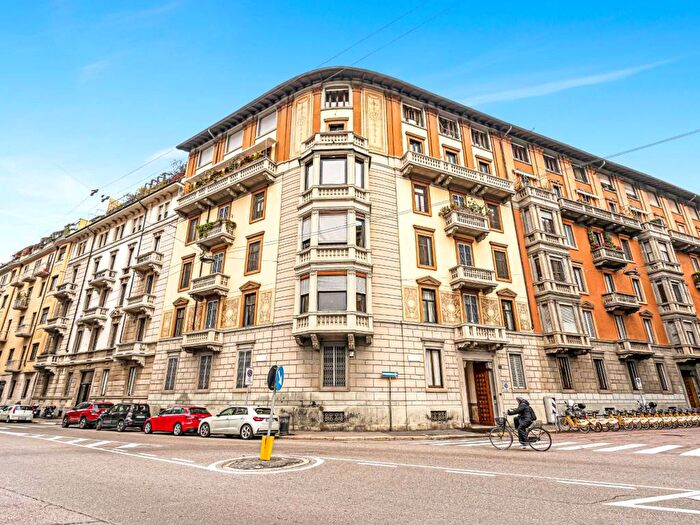 Appartamento trilocale in affitto in Via Emilio Visconti Venosta, Guastalla, Milano