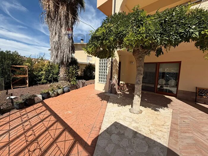 Appartamento con 8 locali in vendita in Castel Frentano