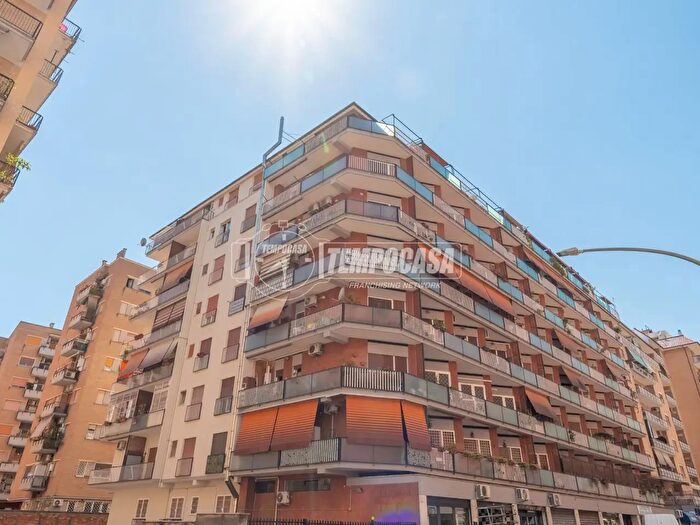 Appartamento trilocale in vendita in Roma