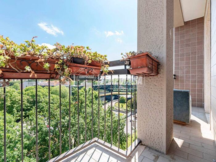 Appartamento trilocale in affitto in Via Bartolomeo DAlviano, Bande Nere, Milano