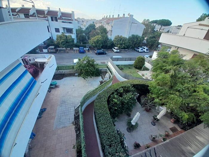 Appartamento trilocale in vendita in Via Cales, Cerenova, Cerveteri