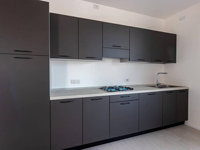 Appartamento trilocale in affitto in Via Marzo, Centro, Legnaro