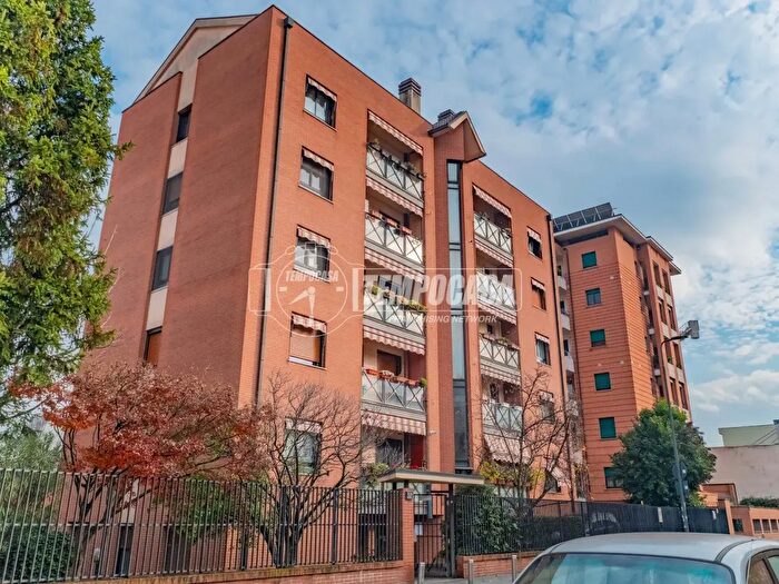 Appartamento trilocale in vendita in Via Comune Antico, Milano