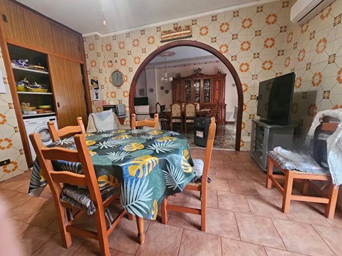 Appartamento con 7 locali in vendita in Via Cecco Angiolieri, Bagheria