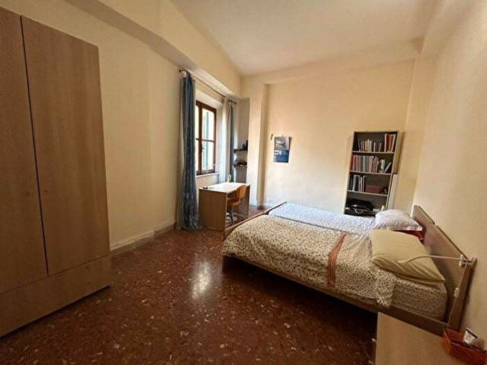 Appartamento quadrilocale in affitto in Via Guglielmo Oberdan, Santa Maria, Pisa