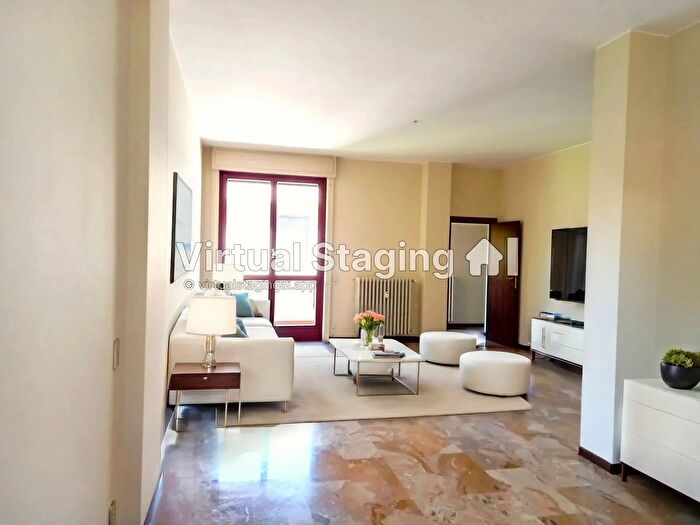 Appartamento con 5 locali in affitto in Milano