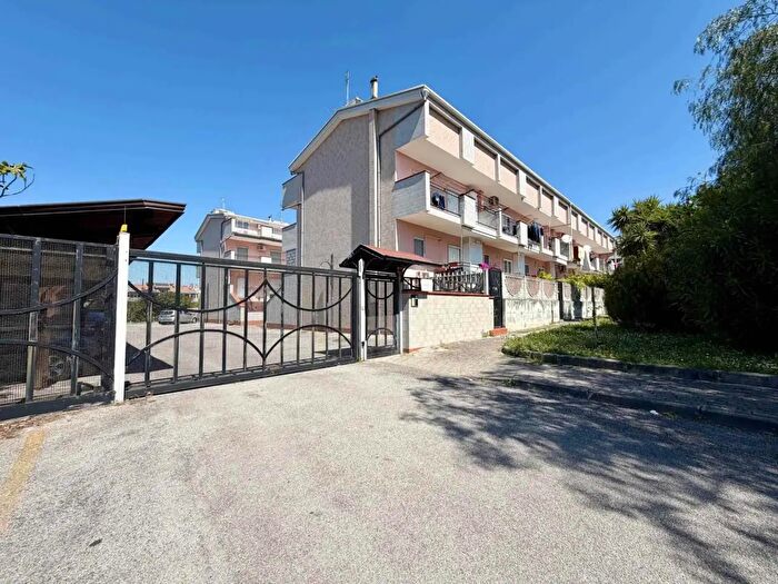 Casa con 6 locali in vendita in Via Borsellino, Bellizzi