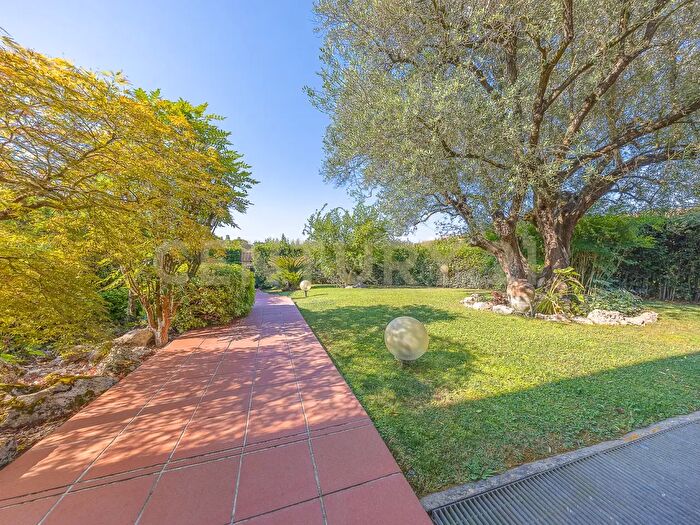 Casa con 6 locali in vendita in Via Cassia, Roma