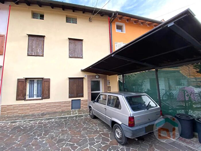 Casa quadrilocale in vendita in Via Attems, Gorizia