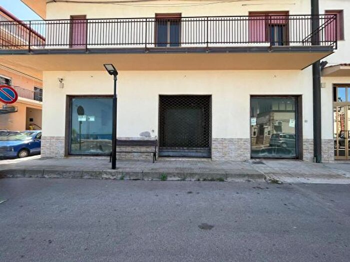 Appartamento quadrilocale in vendita in Via Lungomare Colonna, Reitano