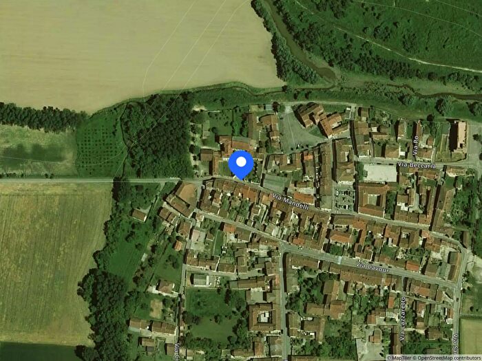 Appartamento con 14 locali in vendita in Via Mandelli, Arena Po