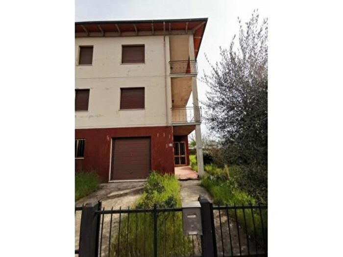 Casa trilocale in vendita in Montevarchi
