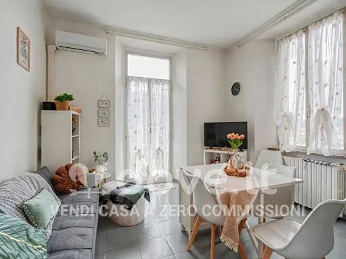 Appartamento trilocale in vendita in Via Monterotondo, Como