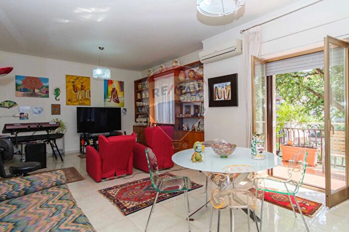 Appartamento trilocale in vendita in Via Duca degli Abruzzi, San Giovanni La Punta