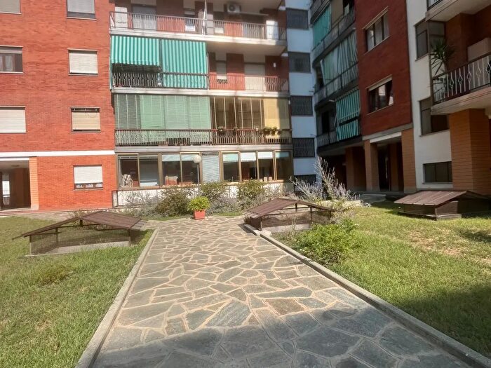 Appartamento con 5 locali in vendita in Via Girolamo Frescobaldi, Torino