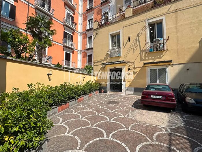 Appartamento quadrilocale in vendita in Napoli