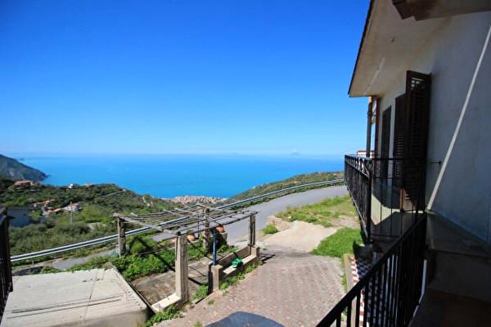 Casa con 6 locali in vendita in Contrada Basima, Gioiosa Marea