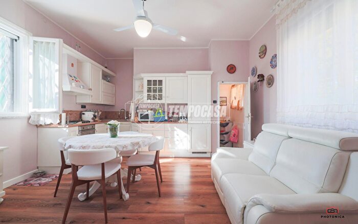 Appartamento con 5 locali in vendita in Via Cavedone, Ravenna