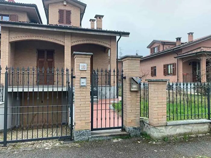 Casa con 7 locali in vendita in Viale della Vittoria, Stazzano