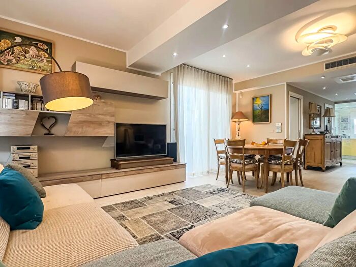Casa con 6 locali in vendita in Via del Tricolore, Cagliari