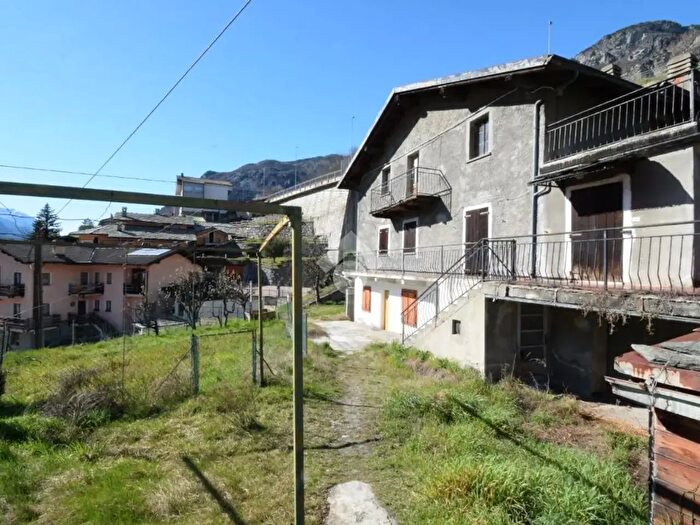 Casa con 6 locali in vendita in Località Soleil, Chatillon