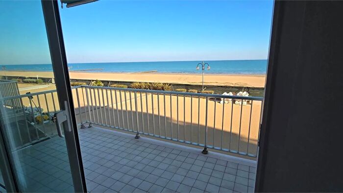 Appartamento quadrilocale in vendita in Jesolo Lido di Iesolo Via Padova, Montebelluna