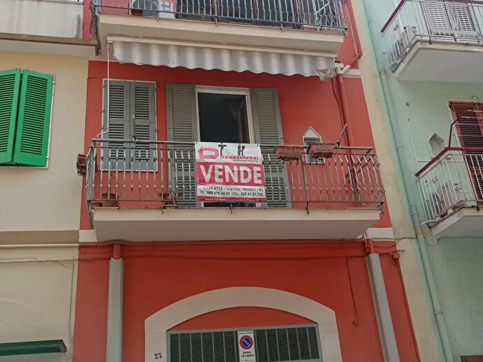 Appartamento trilocale in vendita in Via G Bovio, Corato
