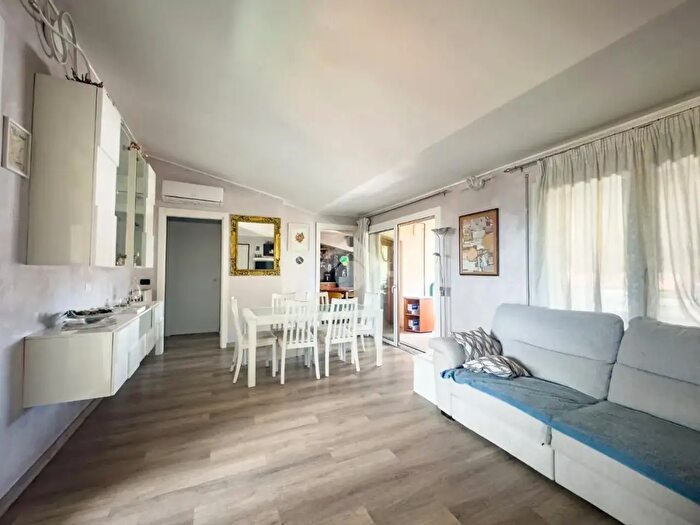 Appartamento quadrilocale in vendita in Via Tripoli, Lissone