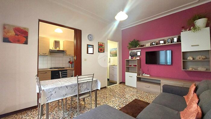 Appartamento bilocale in vendita in Via Amerano, None