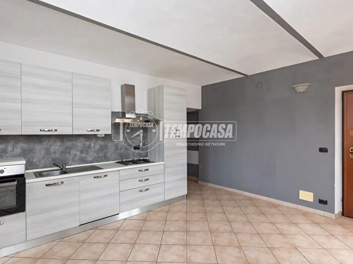 Appartamento trilocale in vendita in Via Vittorio Veneto, Valfenera