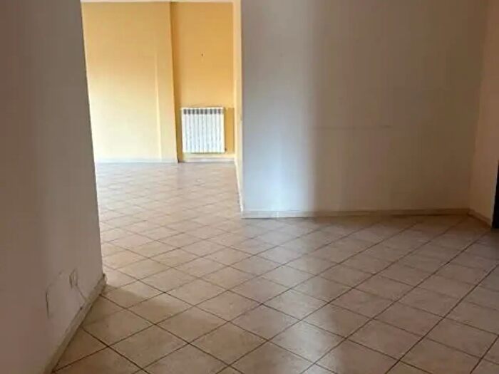 Appartamento con 7 locali in vendita in Aversa