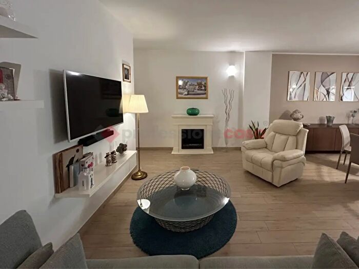 Appartamento quadrilocale in vendita in Via Liguria, Grottaglie